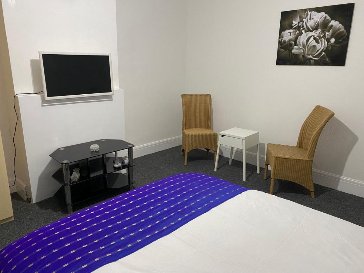 Sunrup Heathrow Apartment Feltham Екстериор снимка