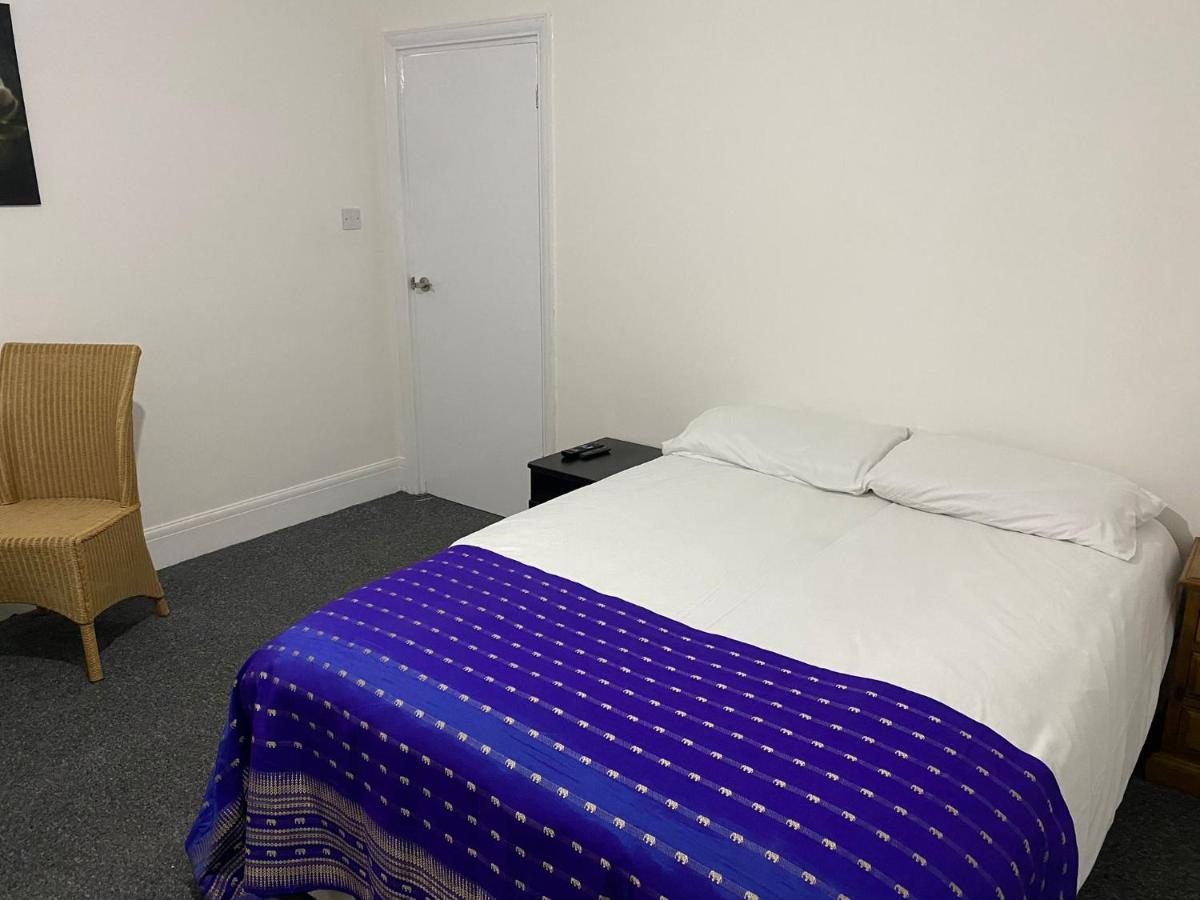 Sunrup Heathrow Apartment Feltham Екстериор снимка