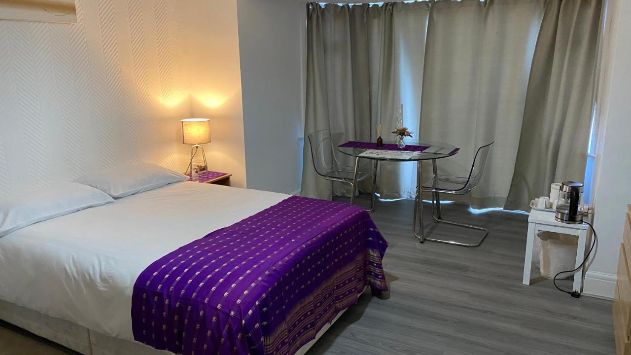 Sunrup Heathrow Apartment Feltham Екстериор снимка