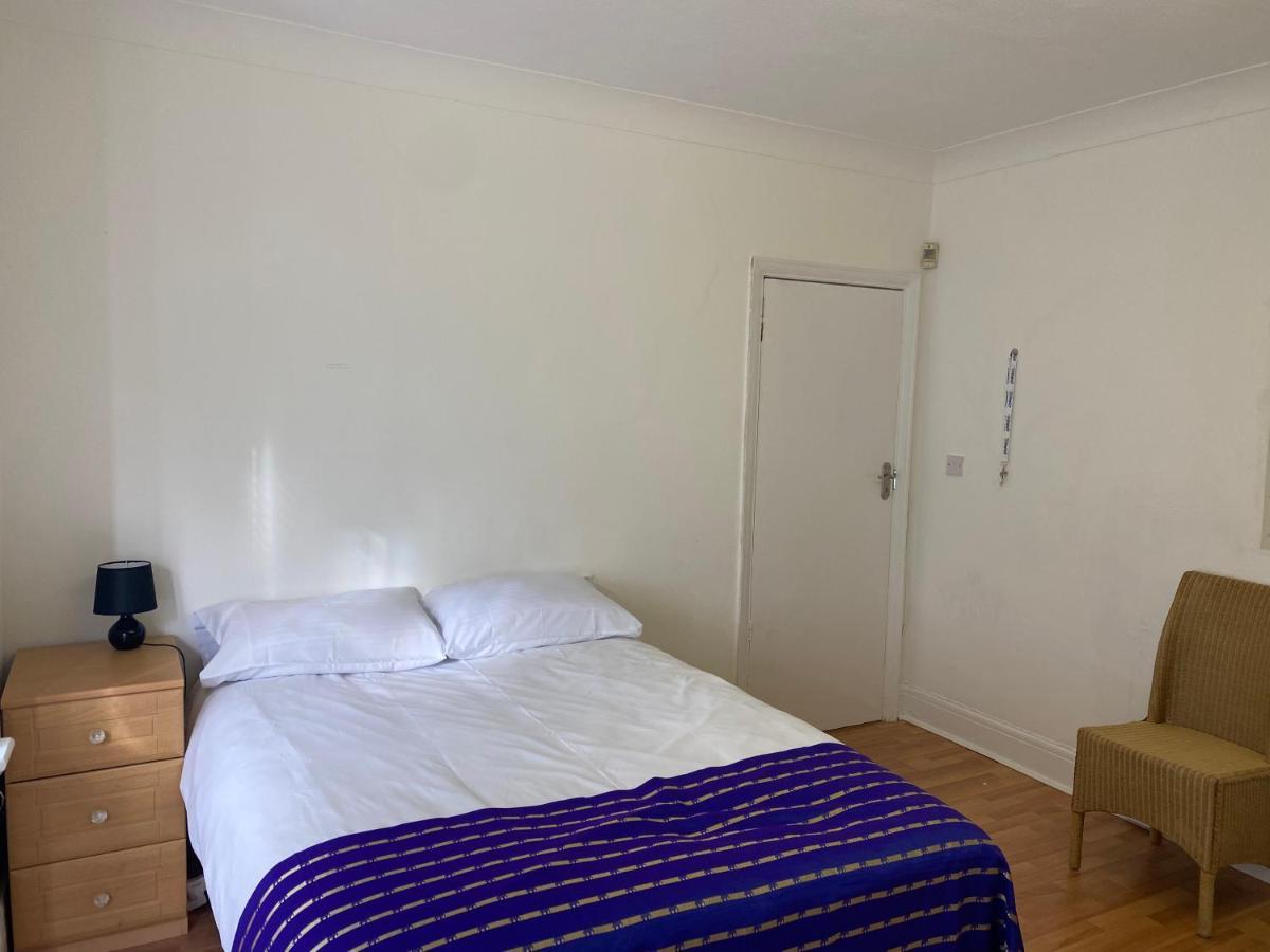 Sunrup Heathrow Apartment Feltham Екстериор снимка