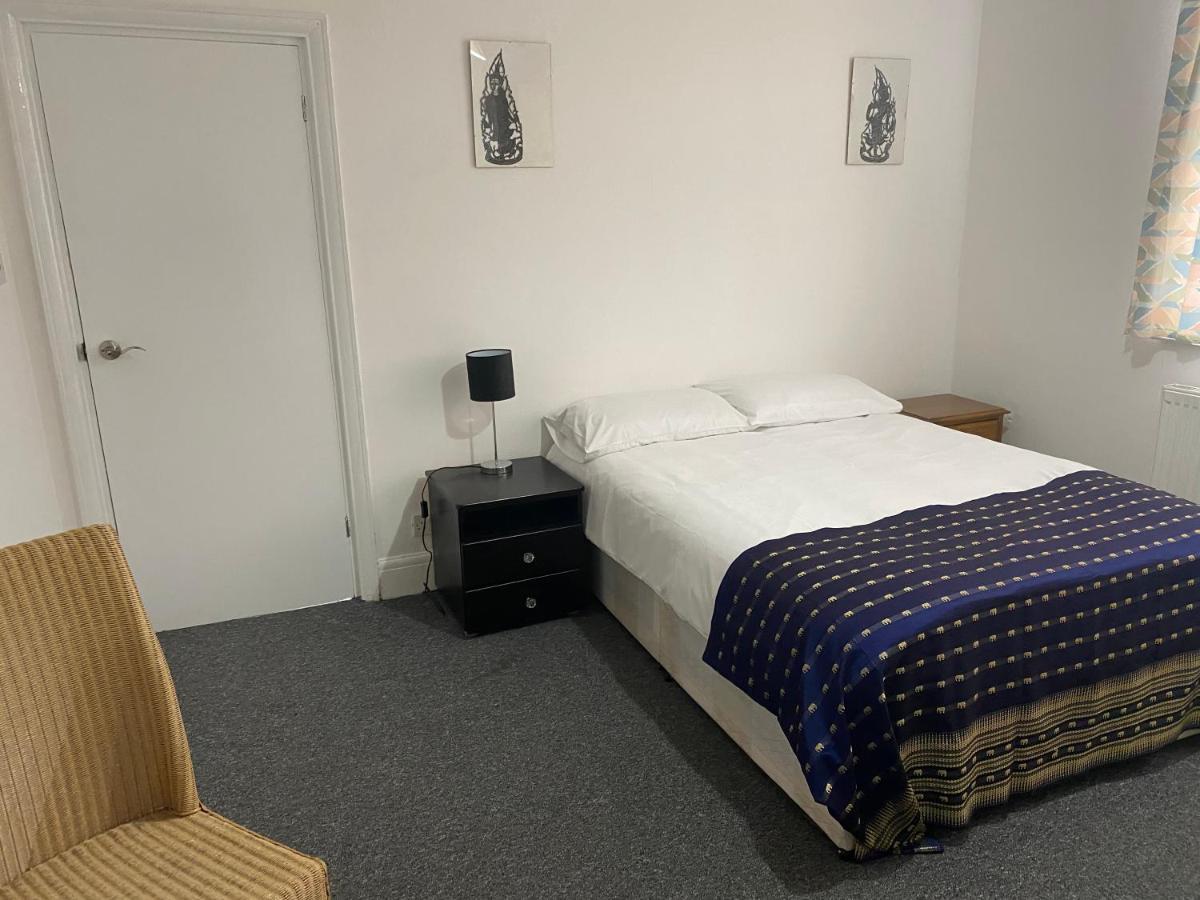 Sunrup Heathrow Apartment Feltham Екстериор снимка